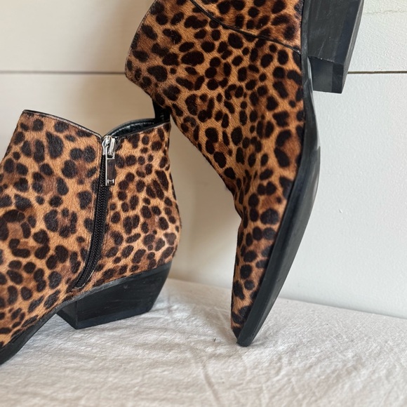 MARC FISHER LTD Women’s Obra Genuine Calf Hair Ankle Bootie size 7.5 - Picture 3 of 8